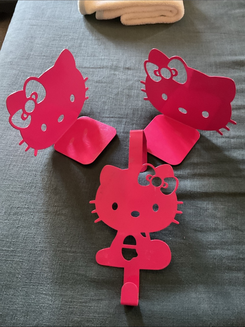 Hello Kitty Pink Bookends 📚 & Garment hanger (3 pc set)